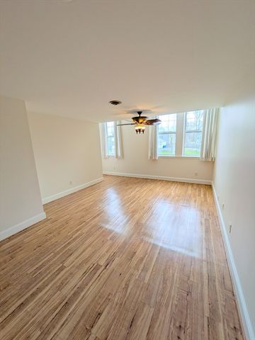 366 Thacher St 6, Attleboro, MA 02703