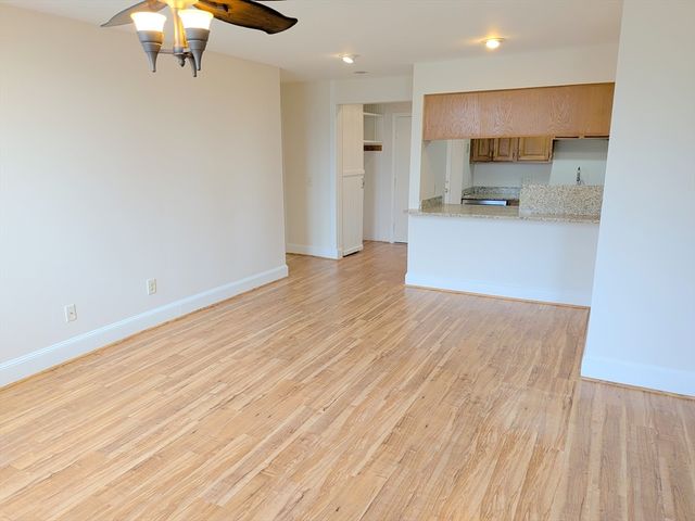 366 Thacher St 6, Attleboro, MA 02703