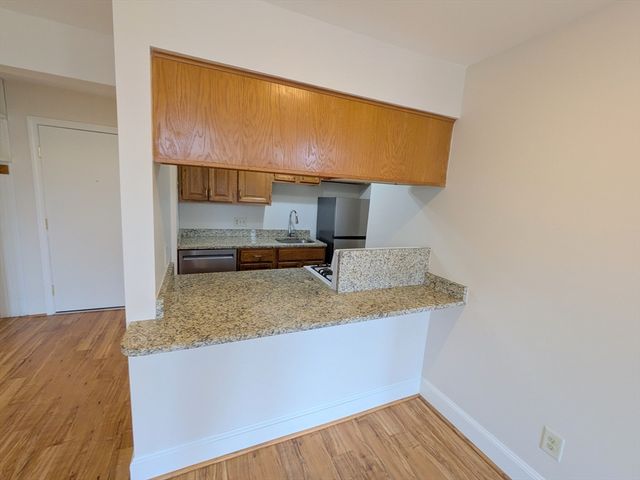366 Thacher St 6, Attleboro, MA 02703