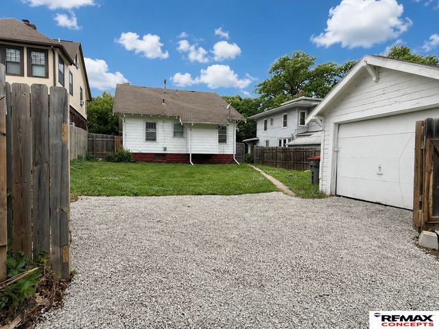 1730 S 22nd Street, Lincoln, NE 68502