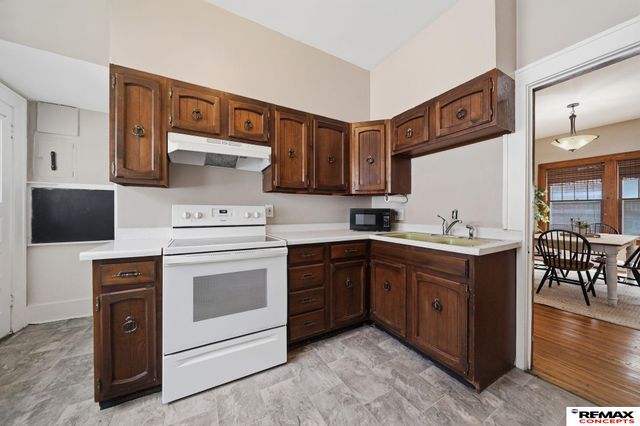 1730 S 22nd Street, Lincoln, NE 68502