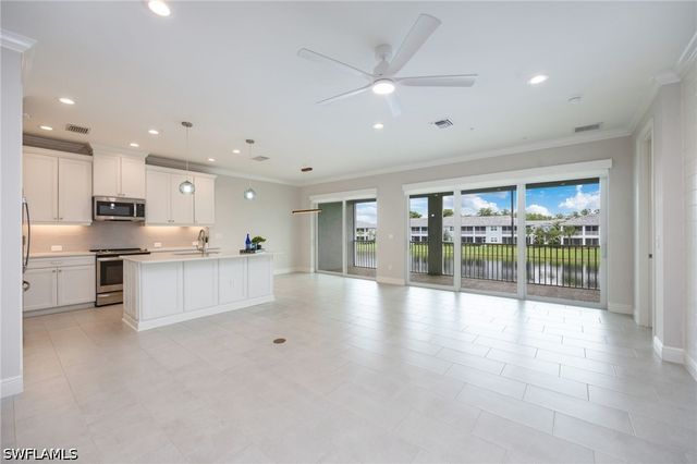 2647 Seychelles CIR 2206, Naples, FL 34112