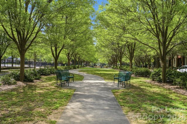 614 E 9th Street, Charlotte, NC 28202