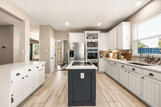 144 Oxford Drive, Heath, TX 75032