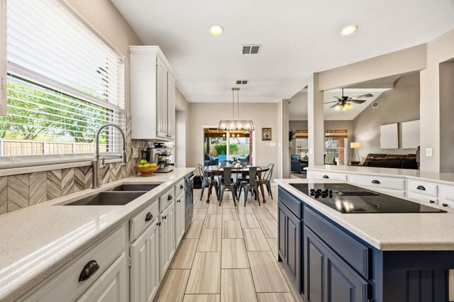 144 Oxford Drive, Heath, TX 75032