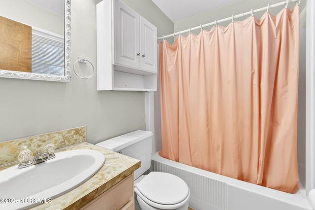 808 N Wintergarden Road, Bowling Green, OH 43402