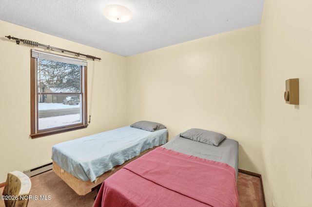 808 N Wintergarden Road, Bowling Green, OH 43402