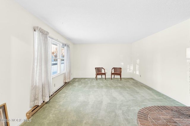 808 N Wintergarden Road, Bowling Green, OH 43402