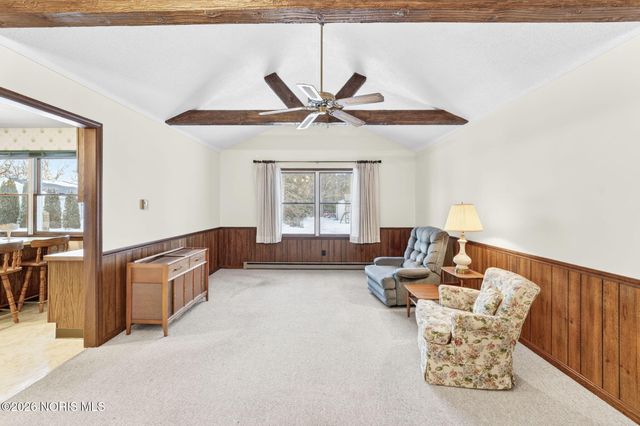 808 N Wintergarden Road, Bowling Green, OH 43402