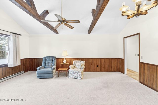 808 N Wintergarden Road, Bowling Green, OH 43402