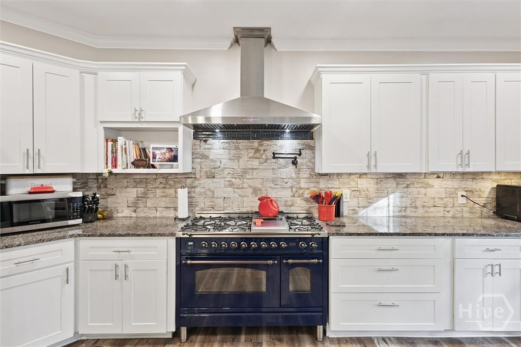 Image 19 of property listing at 39 Maxwell Court, Richmond Hill, GA 31324