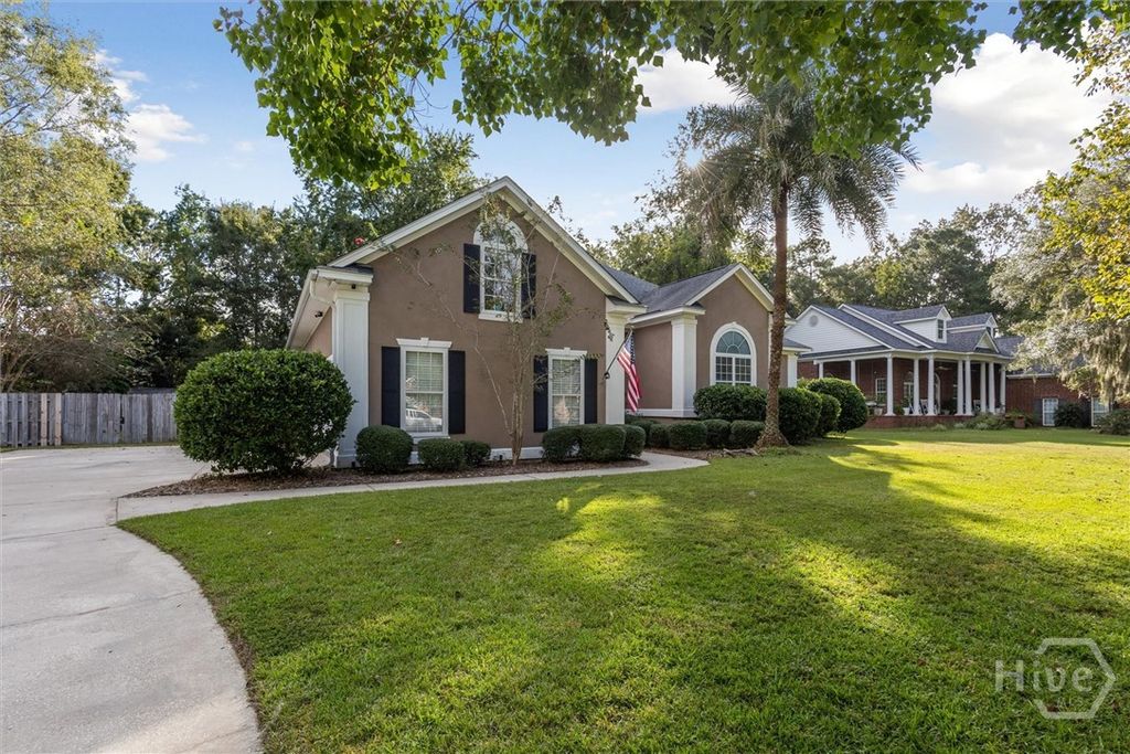 Image 2 of property listing at 39 Maxwell Court, Richmond Hill, GA 31324