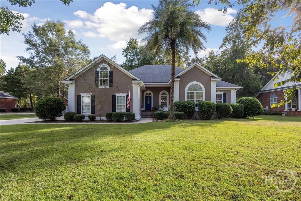 Image 3 of property listing at 39 Maxwell Court, Richmond Hill, GA 31324