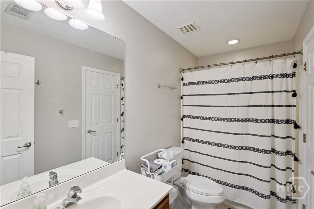 Image 38 of property listing at 39 Maxwell Court, Richmond Hill, GA 31324