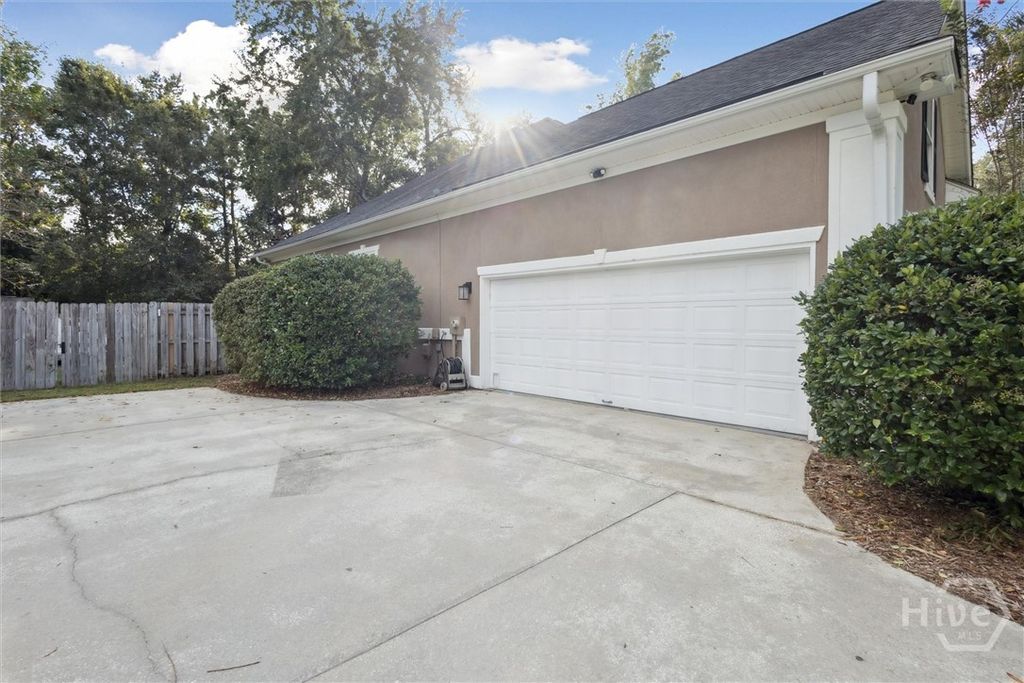 Image 49 of property listing at 39 Maxwell Court, Richmond Hill, GA 31324