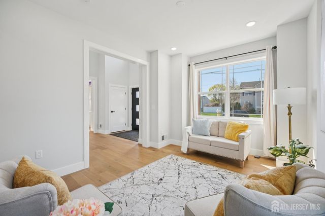 75 Jefferson Boulevard, Edison, NJ 08817