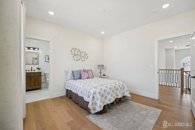 75 Jefferson Boulevard, Edison, NJ 08817