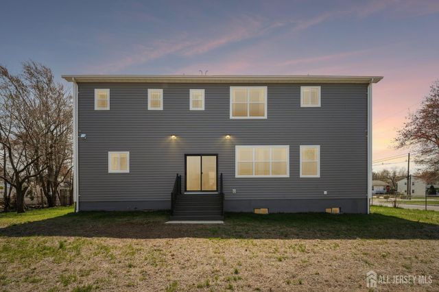 75 Jefferson Boulevard, Edison, NJ 08817