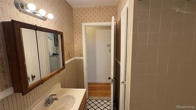 12108 Wayburn Street, Detroit, MI 48224