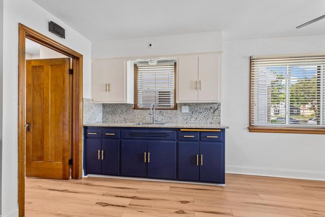 4460 N 42nd STREET, Milwaukee, WI 53209