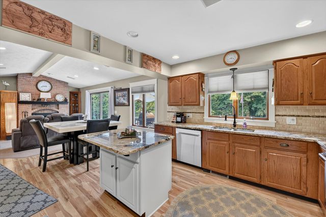 2827 Florence Drive Sw, City Of Wyoming, MI 49418