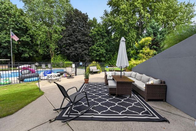 2827 Florence Drive Sw, City Of Wyoming, MI 49418
