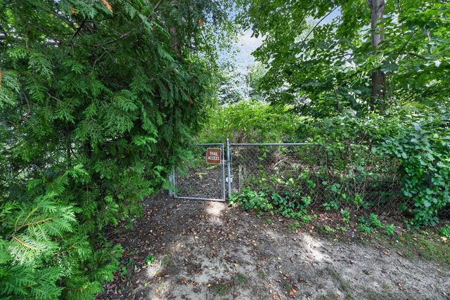 2827 Florence Drive Sw, City Of Wyoming, MI 49418