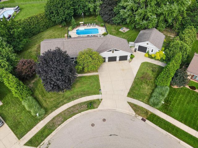2827 Florence Drive Sw, City Of Wyoming, MI 49418