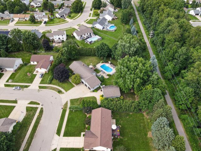 2827 Florence Drive Sw, City Of Wyoming, MI 49418