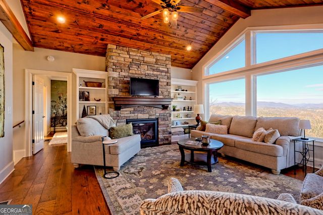 916 Arbor Drive, Lakemont, GA 30552