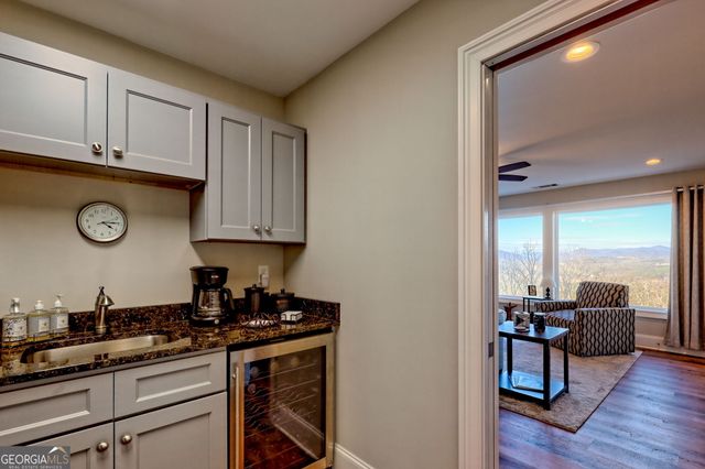 916 Arbor Drive, Lakemont, GA 30552