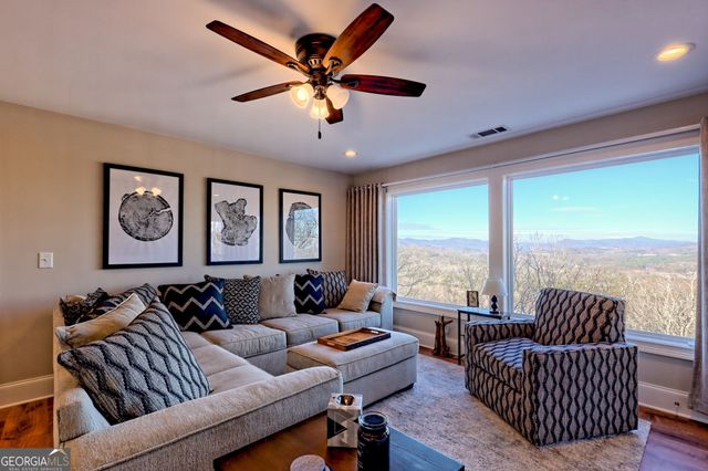 916 Arbor Drive, Lakemont, GA 30552