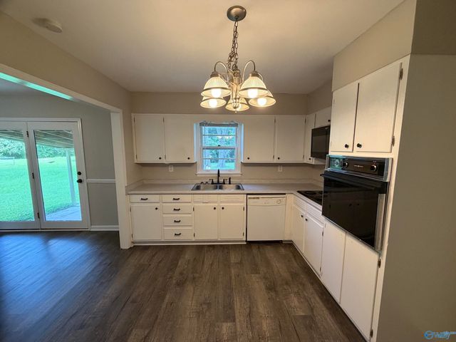 2624 Lake Avenue, Decatur, AL 35603