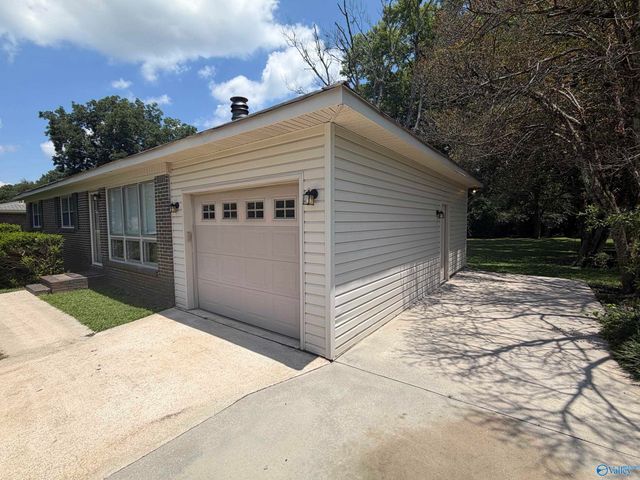 2624 Lake Avenue, Decatur, AL 35603