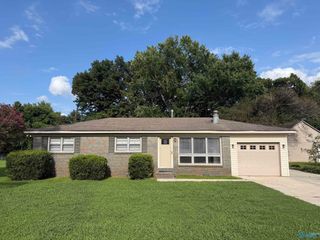 2624 Lake Avenue, Decatur, AL 35603