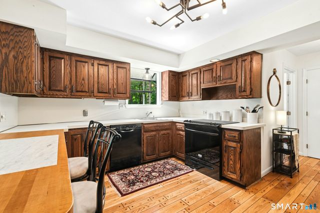 127 Huntingtown Road, Newtown, CT 06470