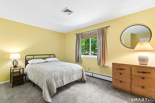 127 Huntingtown Road, Newtown, CT 06470