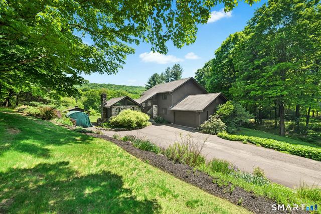 127 Huntingtown Road, Newtown, CT 06470