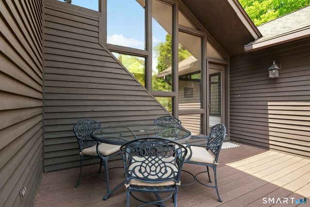 127 Huntingtown Road, Newtown, CT 06470