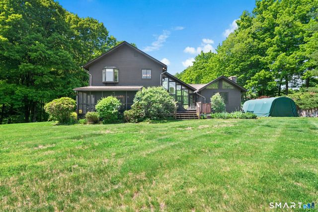 127 Huntingtown Road, Newtown, CT 06470