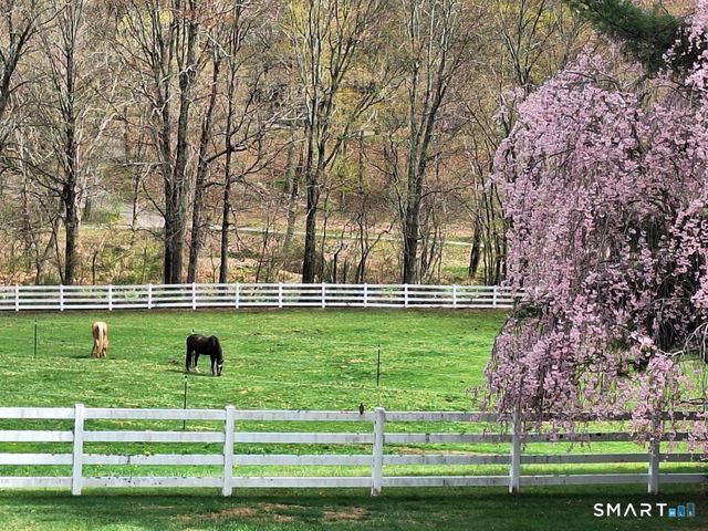127 Huntingtown Road, Newtown, CT 06470