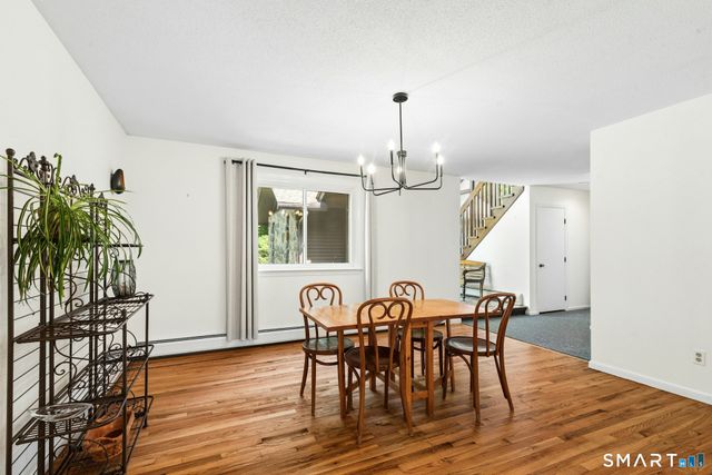 127 Huntingtown Road, Newtown, CT 06470