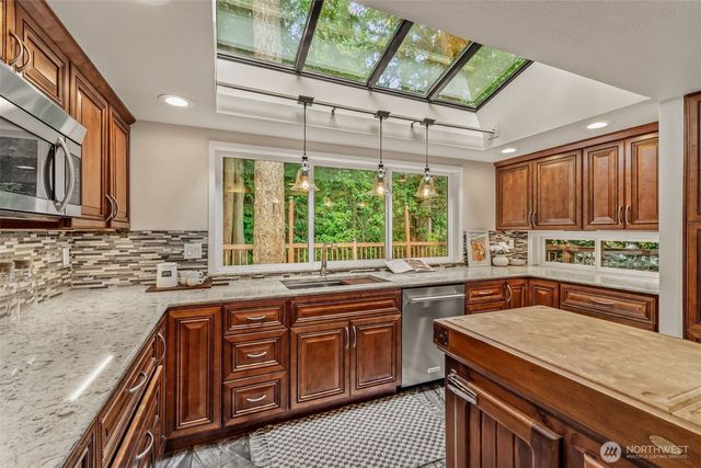 10554 NE 150th Court, Bothell, WA 98011