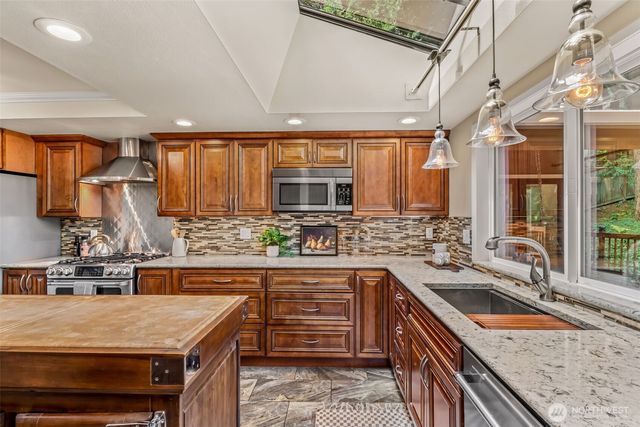 10554 NE 150th Court, Bothell, WA 98011