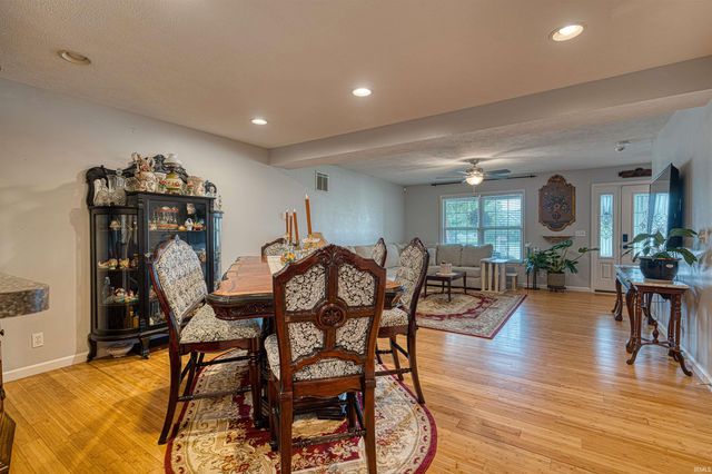 15521 AJ Drive, Evansville, IN 47725