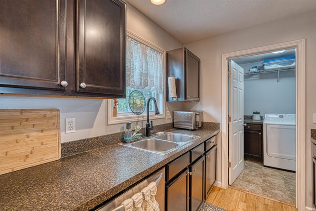 15521 AJ Drive, Evansville, IN 47725