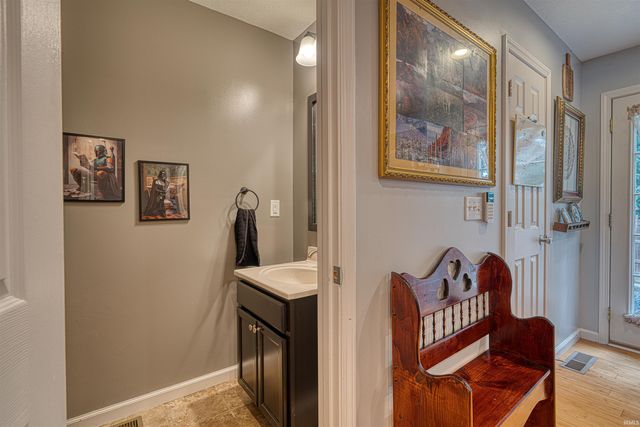 15521 AJ Drive, Evansville, IN 47725