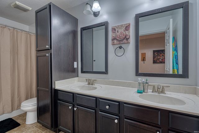 15521 AJ Drive, Evansville, IN 47725
