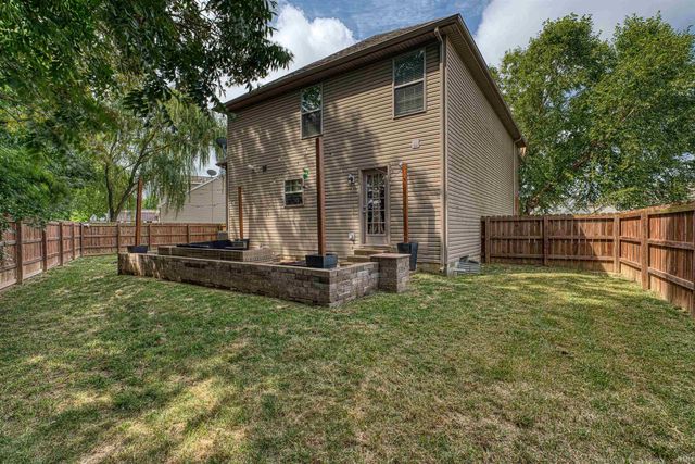 15521 AJ Drive, Evansville, IN 47725