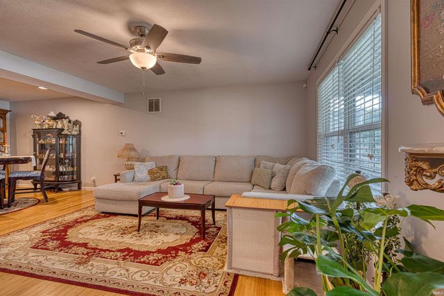 15521 AJ Drive, Evansville, IN 47725